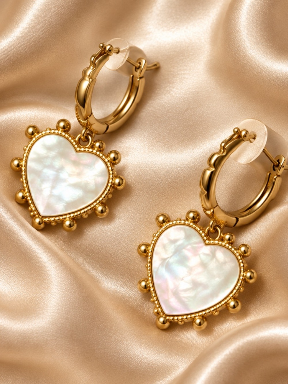 ❌Price Drop ❌NWOT Tory Burch Gold and White Pearly Heart Earrings.